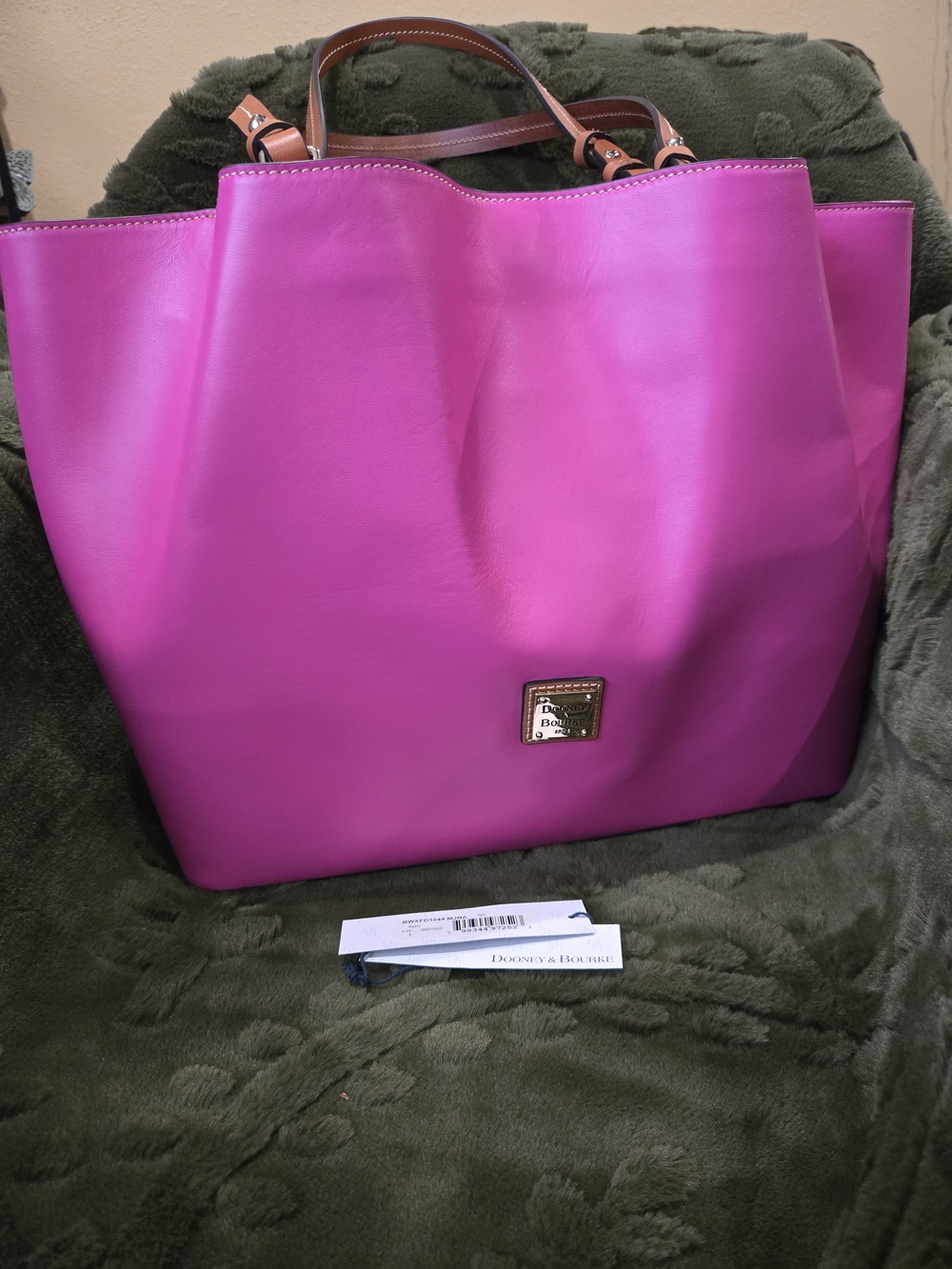 Outstanding Dooney & Bourke Magenta Flynn Shoulder/Tote Bag Fantastic Condition!